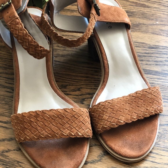 🛍💕Adorable block heel Sandal💕🛍 - Picture 2 of 6